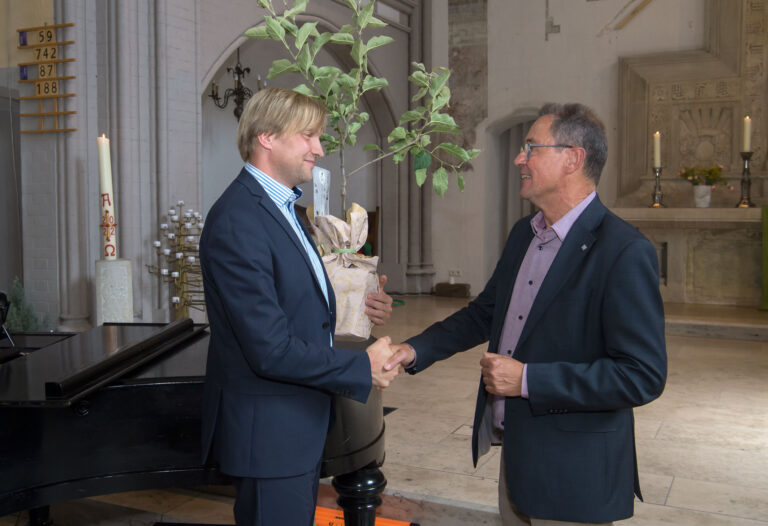 Evangelisch Schule Friedrichshagen entlässt Schulleiter in den hohen Norden