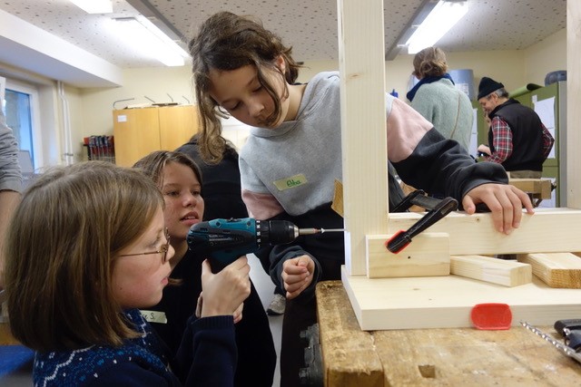 Evangelische Schule Neukölln: Schüler*innen bauen ihre Möbel selbst