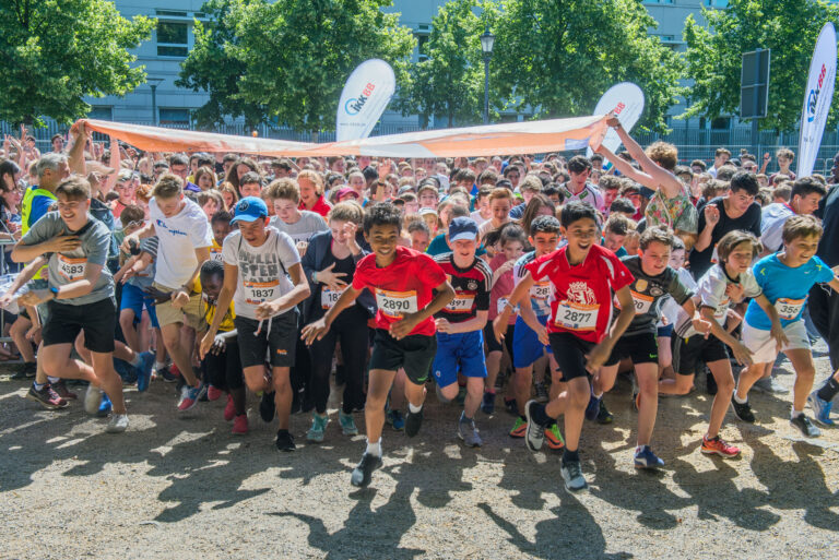 3.000 Schüler*innen liefen für Frieden und Vielfalt