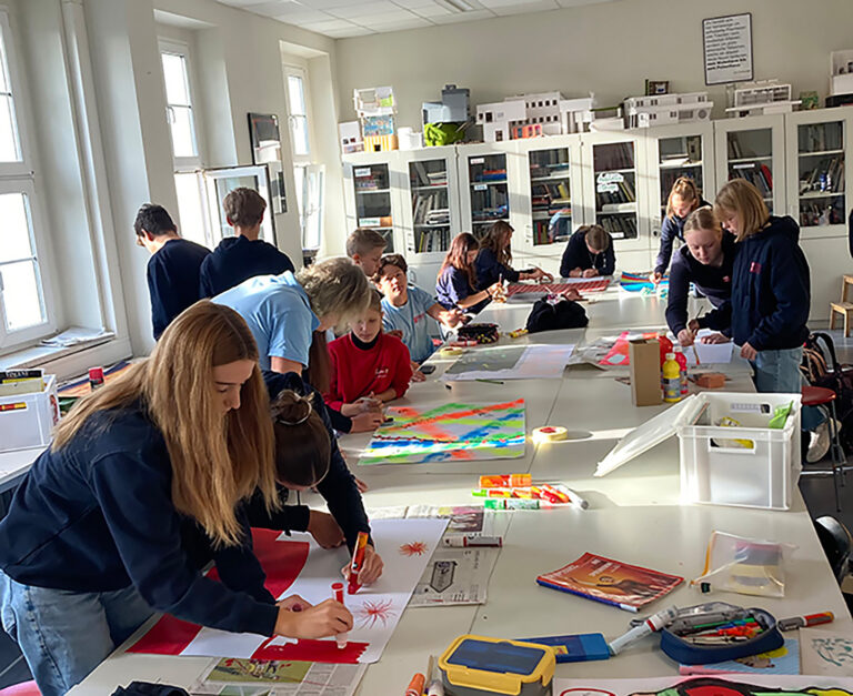 Wriezen: Plakataktion zum 35. Jahrestag „Friedliche Revolution und Mauerfall“