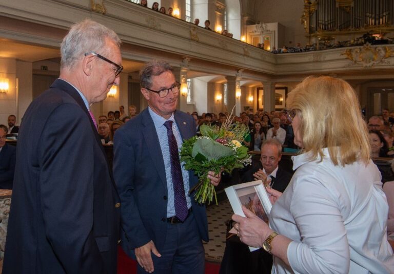 Vorstandsvorsitzender der Evangelischen Schulstiftung in der EKBO, Frank Olie, mit Entpflichtungs-Gottesdienst gewürdigt 